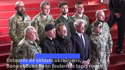 Cannes: Bono, Sean Penn et des militaires ukrainiens sur le tapis rouge