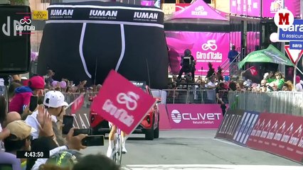 Plapp se estrena, Ayuso recorta a Roglic y cambio de 'maglia' rosa