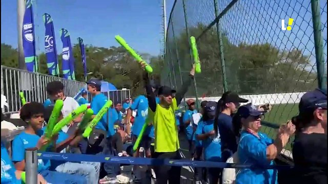 Entrada de Vasco da Gama e Caira (MS) no campo para final do Campeonato Brasileiro de futebol PC