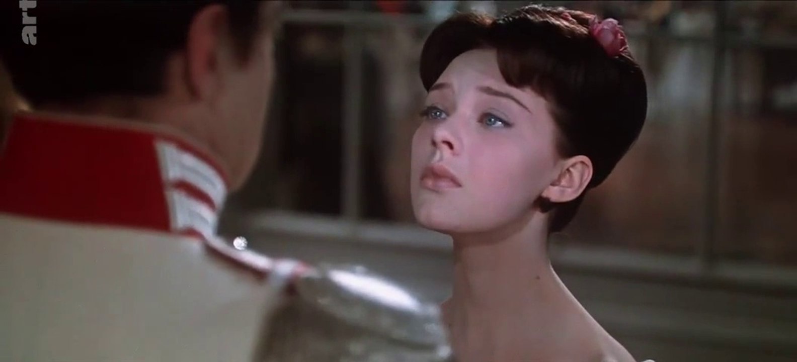 LE PREMIER GRAND BAL DE NATACHA ROSTOV À LA COUR DES TSARS