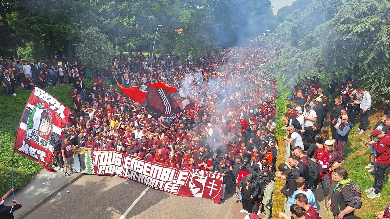 FC_METZ__DUNKERQUE vus des supporters du FC Metz