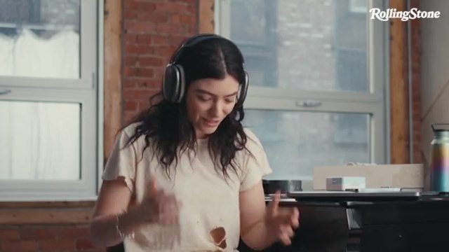 #Lorde Explains Her Newfound Love For Her Electronic Devices