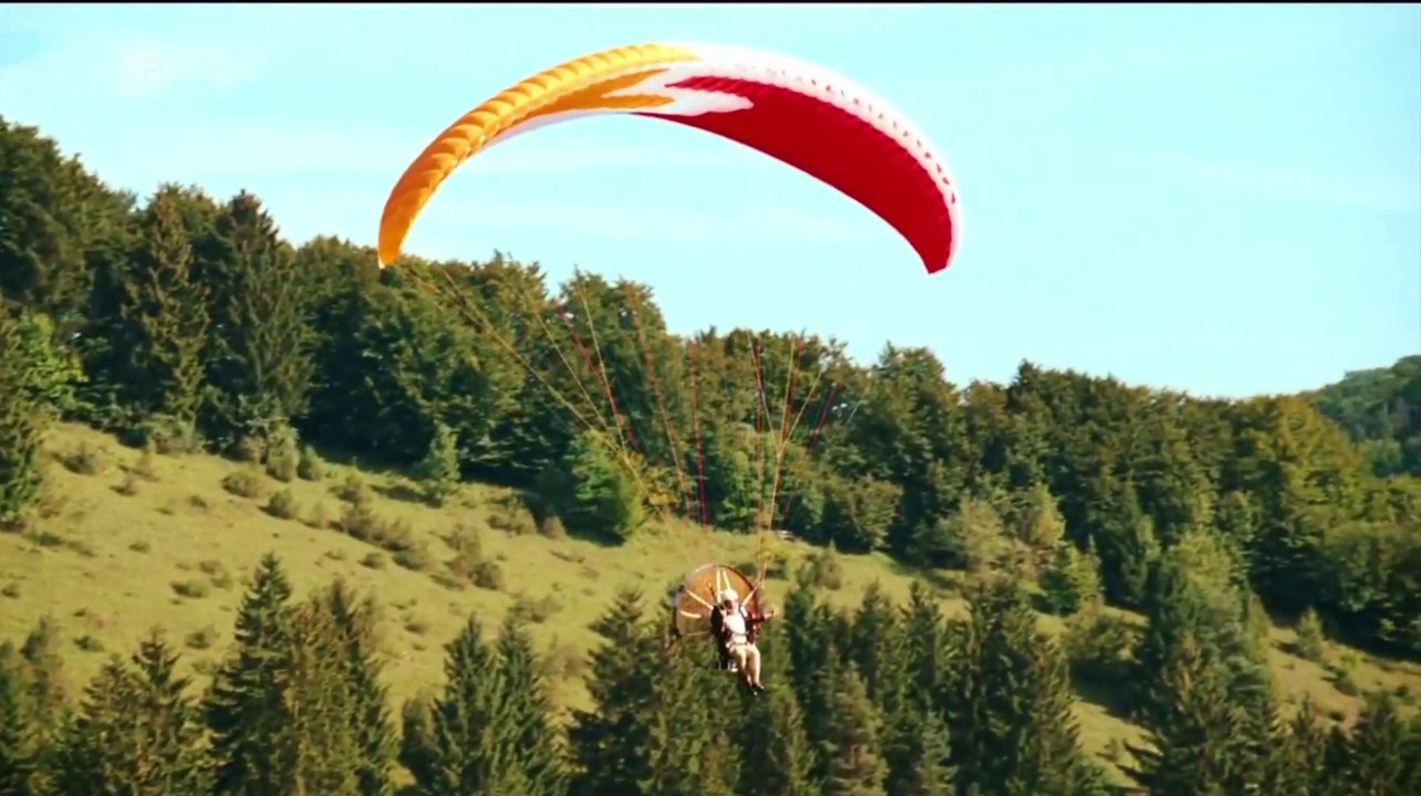 Löwenzahn – Das Kinoabenteuer - paramotor fun