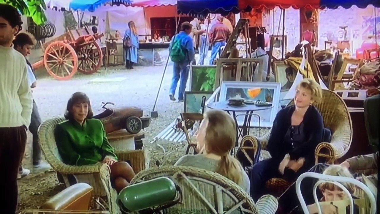 Aux petits bonheurs | movie | 1994 | Official Clip