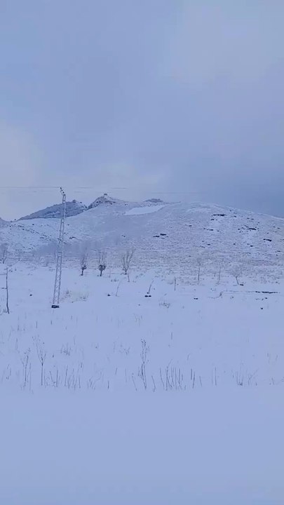 "Panoramic Majesty: Snow-Capped Mountain Peaks Offering Breathtaking Views of Serene Winter Wonderlands Everywhere"