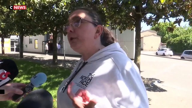 Comme elle l'avait annoncée et malgré les protestations du couple, la maire de Bourg-lès-Valence a refusé hier de célébrer le mariage d'une Française et d'un Tunisien sans papiers