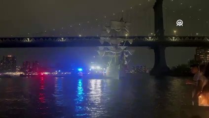 Meksika donanmasına ait geminin Brooklyn Köprüsü'ne çarpması sonucu en az 19 kişi yaralandı
