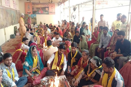 गोविंददेवजी मंदिर में परिणय अनुयाज का आयोजन : नव विवाहित जोड़ों को बताए सुखी दाम्पत्य जीवन जीने के सूत्र