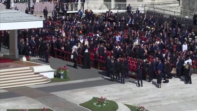 JD Vance and Zelenskiy arrive for Pope Leo's inaugural Mass: Trump is missing