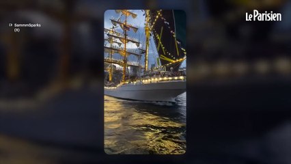 New York : un voilier heurte le pont de Brooklyn