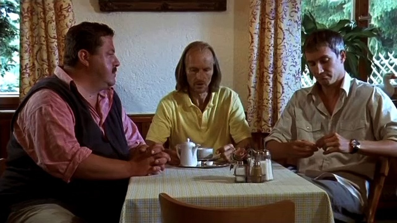 Die Rosenheim-Cops S02E02-Alarm für eine Kuh