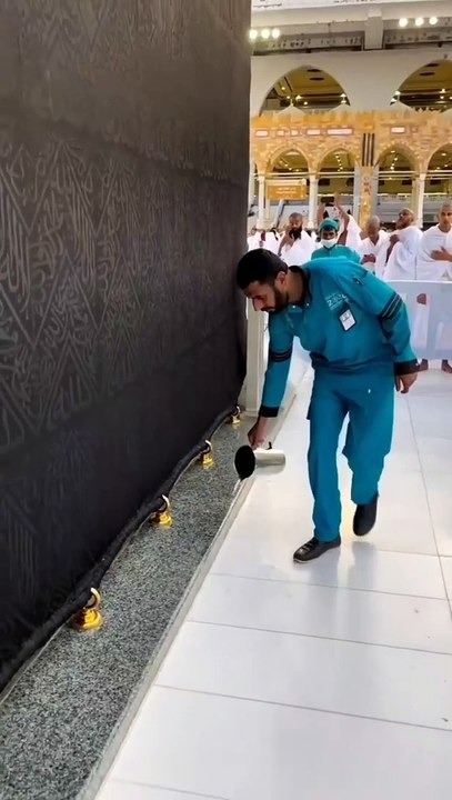 khana kaba cleaning
