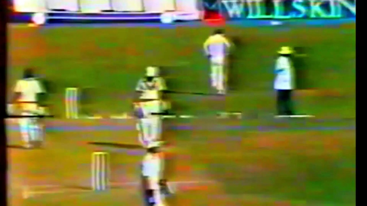 Zaheer Abbas 13 off 16 Balls 31 Mins 1 Four vs New Zealand 1st ODI, Peshawar, November 12, 1984