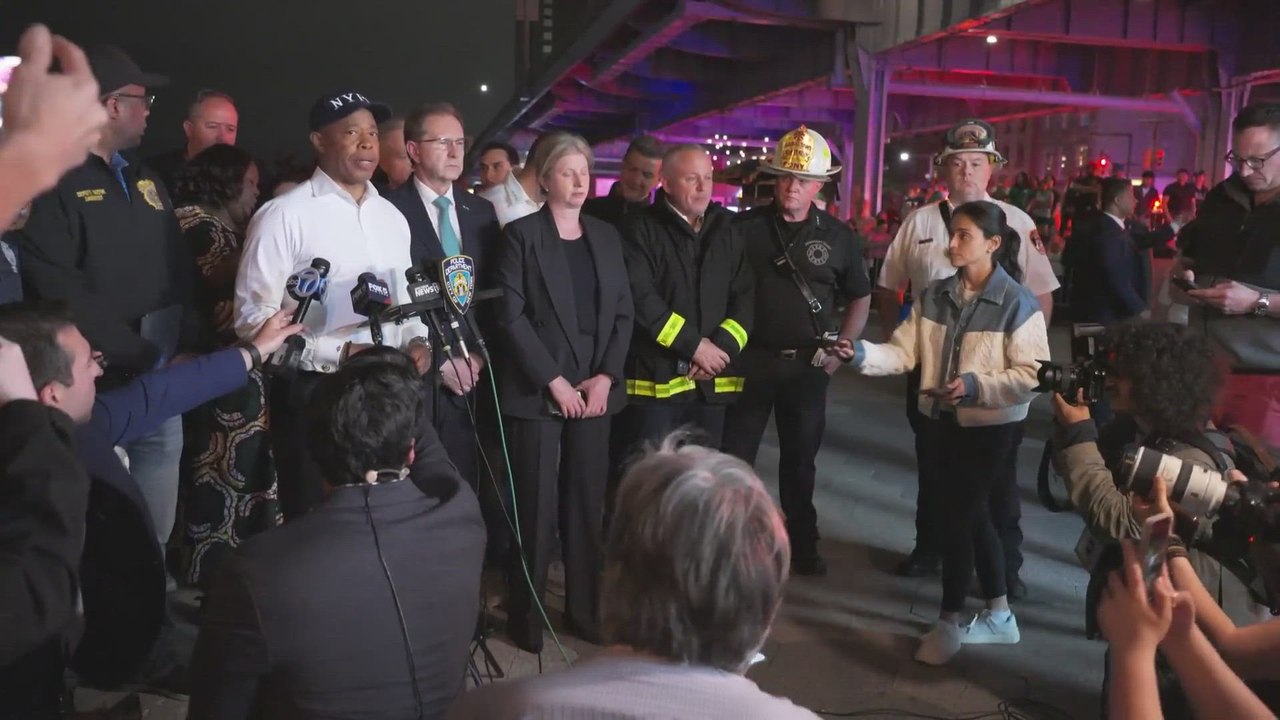 Authorities Reveal SHOCKING Details Behind Mexican Ship Crash at Brooklyn Bridge!