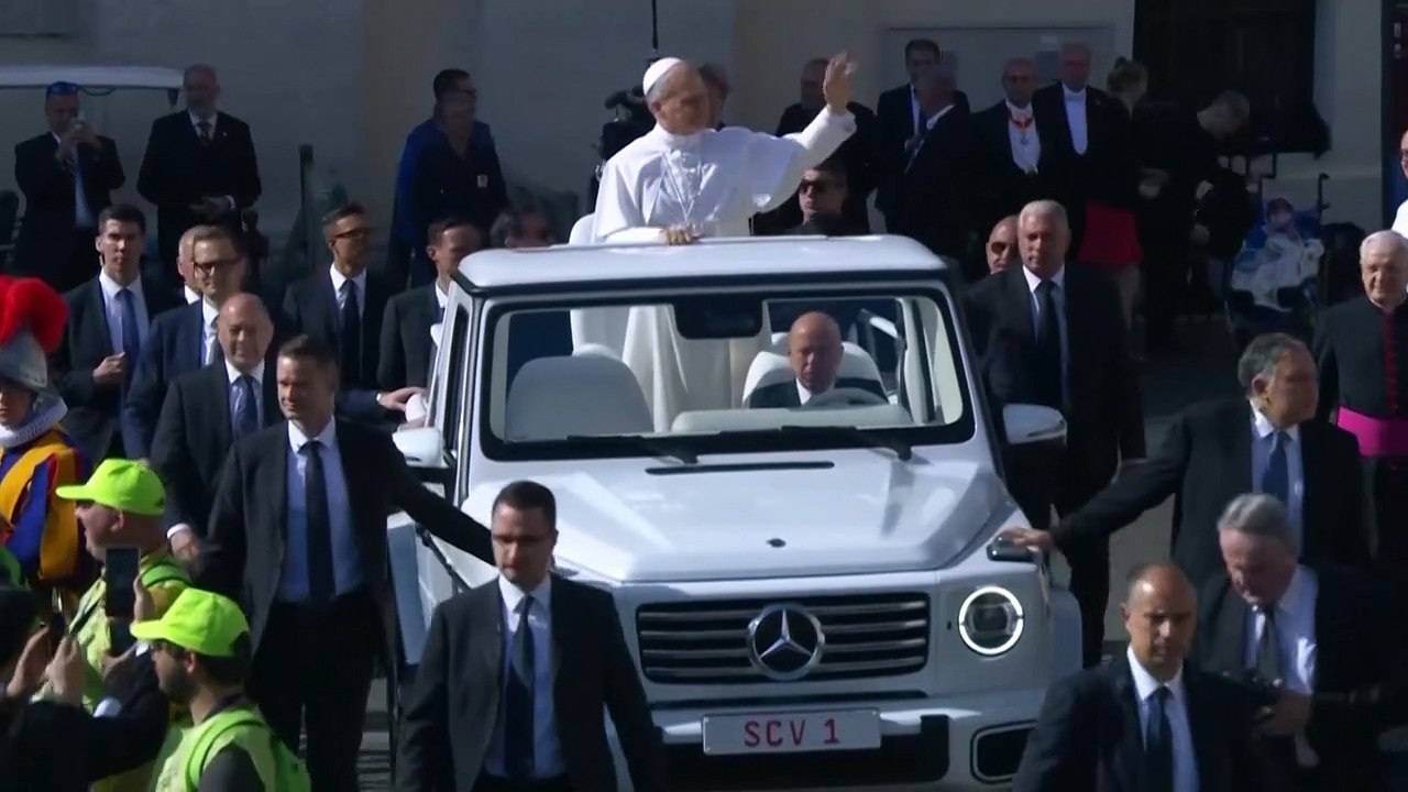 Leão XIV recebe Vance e Zelensky após entronização; Chiclayo, no Peru, celebra novo papa