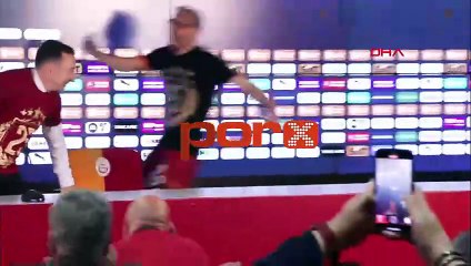 Basın toplantısına baskın; "Okan Buruk istifa" tezahüratı