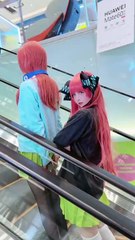 Miku Nino Nakano Cosplay escalator