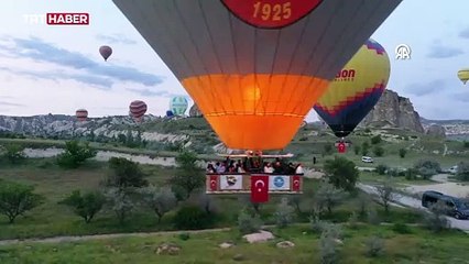 Kapadokya'da gökyüzünde 19 Mayıs coşkusu