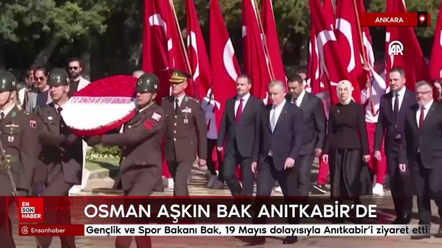 Gençlik ve Spor Bakanı Bak, 19 Mayıs dolayısıyla Anıtkabir'i ziyaret etti