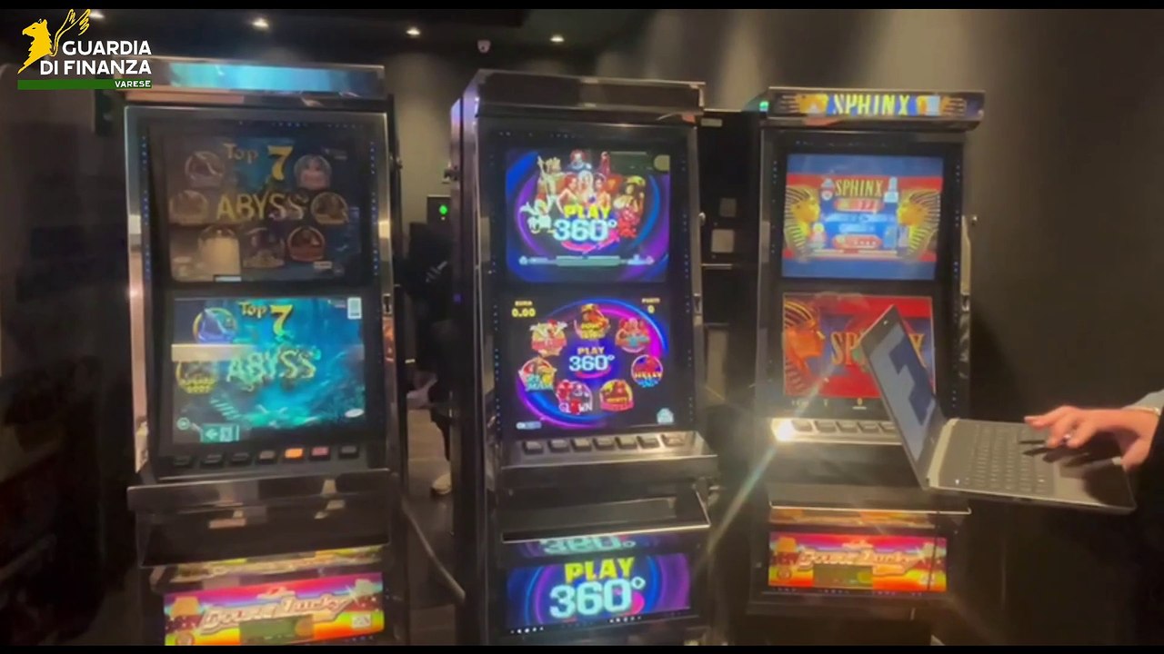 GdiF VARESE: DENUNCIATI 2 TITOLARI DI SALE SLOT CHE FORNIVANO DENARO CONTANTE AI GIOCATORI ATTRAVERSO FALSE “CONSUMAZIONI" PAGATE TRAMITE POS PER CIRCA 2 MILIONI DI EURO. SOSPESA LA LICENZA (19.05.25)