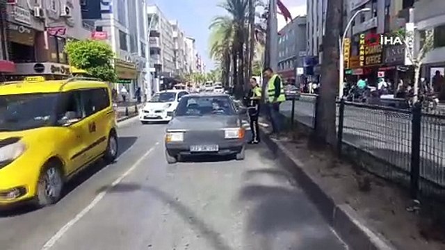 Kaza yapan ehliyetsiz ve alkollü sürücü çarptığı aracın sahibini çileden çıkardı