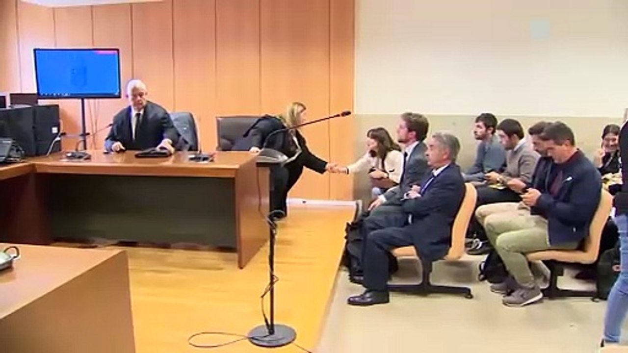 El Rey Juan Carlos evidencia sus graves problemas de movilidad en sus últimas horas en España