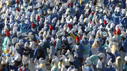 Landerneau décroche le record du monde de rassemblement de Schtroumpfs