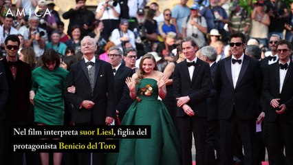 Stessi occhi, stesso neo: il debutto di Mia Threapleton, figlia di Kate Winslet, a Cannes 2025