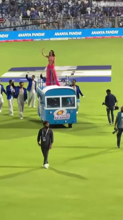 Ananya Pandey Performance IPL Opening Ceremony #mivskkr #shorts #actor #ananyapandey #ipl #dance