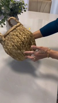 Easy DIY Home Décor Idea via: @morar.com_afetoAdd a cozy touch to your space with this easy DIY home décor idea! Using simple materials you already have at home, you can create a beautiful and personalized accent that instantly brightens any room.