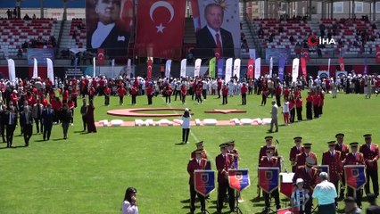 Van'da 19 Mayıs coşkuyla kutlandı