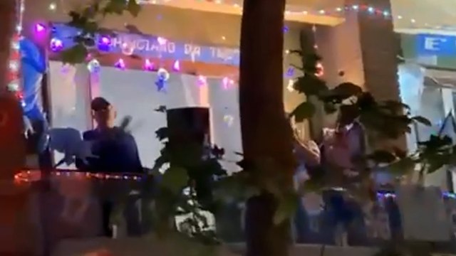 'San Pedro', el hombre-Scudetto del Nápoles 'resucita' a Raffaella Carrà: Pedro, Pedro, pe...