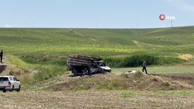 Baba oğul kamyonetle yanmış halde bulundu