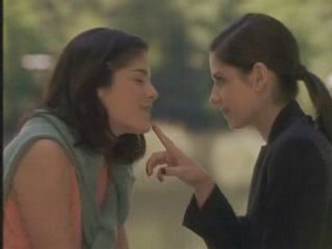 Sarah Michelle Gellar & Selma Blair - Cruel Intentions