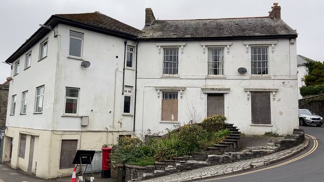 The rundown former General Wolfe pub in St Austell - Video by Andrew Townsend