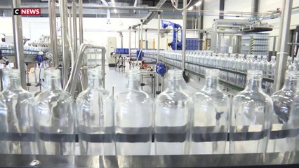 Un rapport pointe la responsabilité de l'Etat dans le scandale des eaux en bouteille