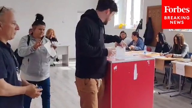 Romanians Cast Their Ballots In Presidential Election Re-Run