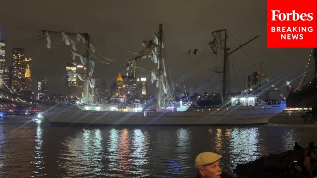 Video Shows Damage Caused After Mexican Navy Training Ship Collides With Brooklyn Bridge