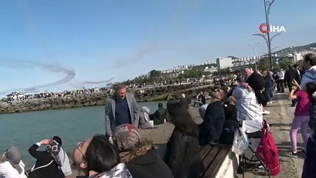 Türk Yıldızları'ndan Gök Vatan'a ay-yıldız imzası!