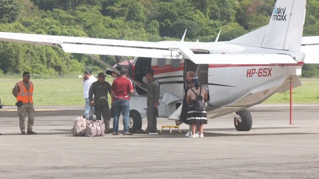Continúan los vuelos humanitarios a Bocas del Toro, mientras vías siguen cerradas