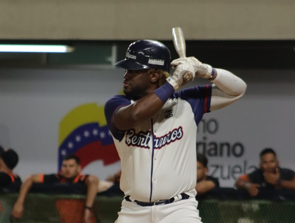 ODÚBEL HERRERA - JONRÓN CENTAUROS