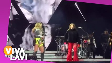 Lucía Méndez sorprende en el escenario junto a María José