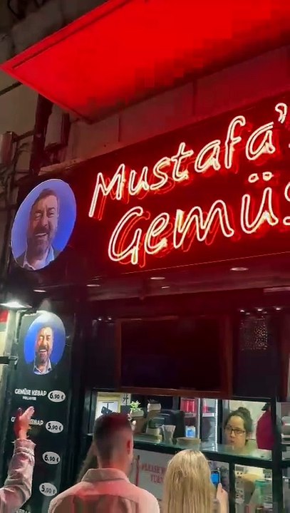Ni Kapadokya ni Bismillah: el kebab de Barcelona que arrasa entre los fans del Barça se llama Mustafa