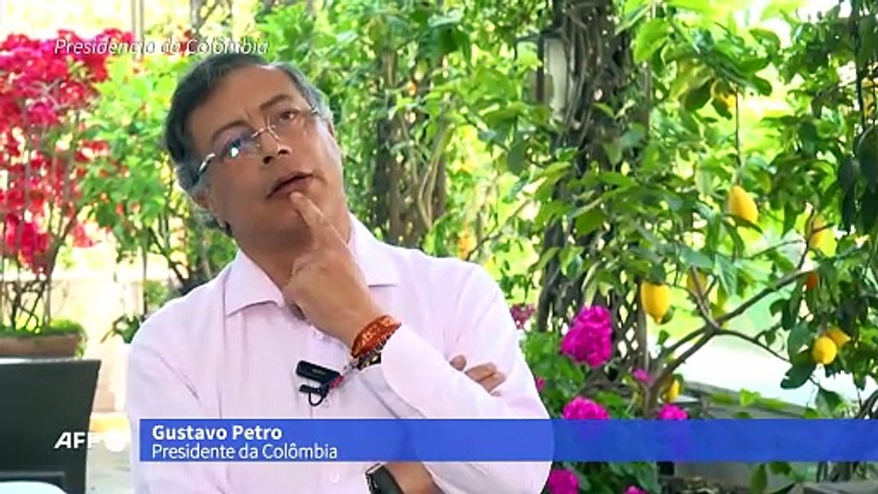 Petro propõe ao papa reativar diálogos de paz com ELN no Vaticano