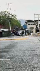 Exponen cómo fueron 'ahuyentados' motociclisas por hacer 'piruetas' frente a la UNAH