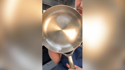 When To Add Oil To Every Type Of Pan, According To Experts