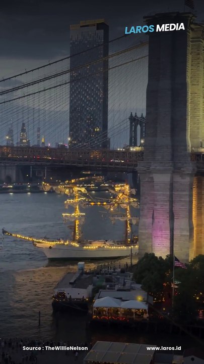 Kapal Angkatan Laut Meksiko Tabrak Jembatan Brooklyn, Dua Orang Dilaporkan Tewas