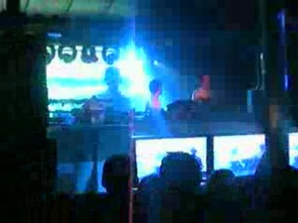 Agoria VS Laurent Garnier 3 - Nuits Sonores 2008