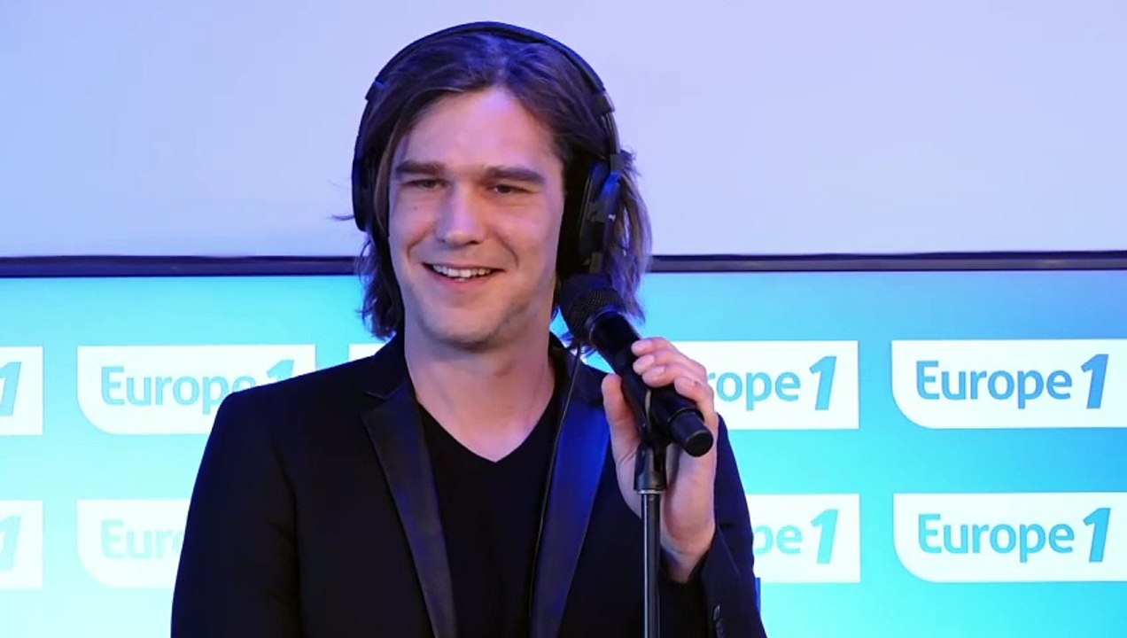 «Rien qu'une larme dans tes yeux» : le live d'Amaury Vassili dans Culture médias