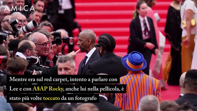 Denzel Washington, la lite con il fotografo sul red carpet di Cannes è virale
